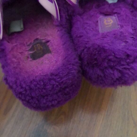 Ugg Fluff Purple and pink slides slippers size 7 - Picture 6 of 7